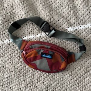 NWOT Kavu | Spectator Waist Bag, 31 cu-in Capacity, 2-Compartment | Harvest Tile